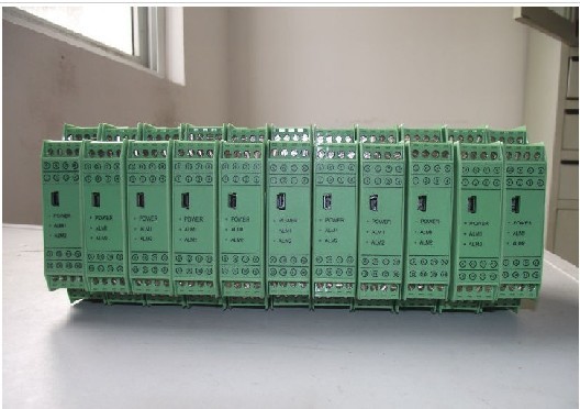 導軌式溫度變送器 輸入pt100 輸出4-20mA 精度0.2